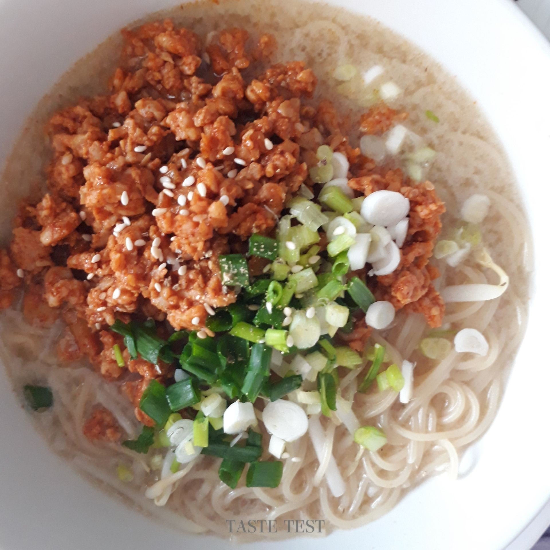 ซุปสปาเก็ตตี้กับหมูผัดพริกป่นเกาหลี