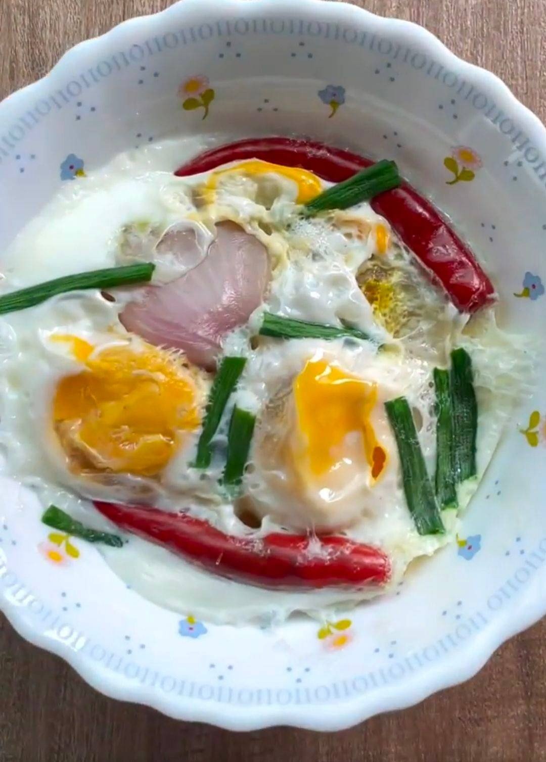 ไข่ทรงเครื่องไมโครเวฟ