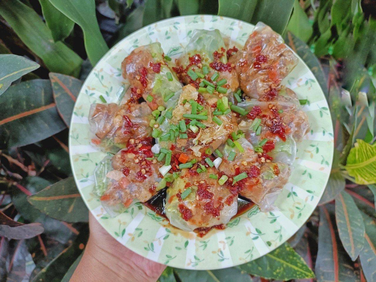 ปอเปี๊ยะไส้ก๋วยเตี๋ยวหลอด
