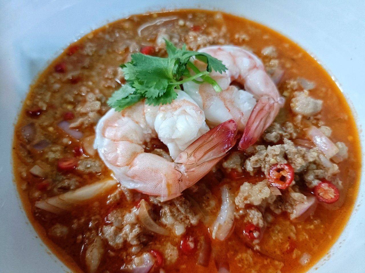 ยำผักบุ้งกรอบ