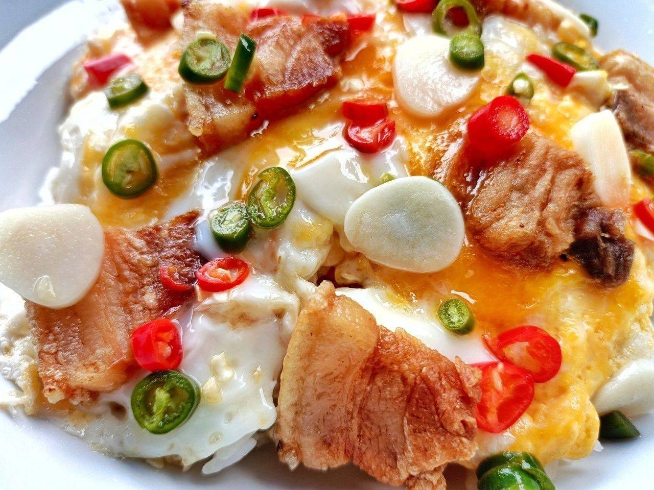 ข้าวไข่ขยี้สามชั้นทอด