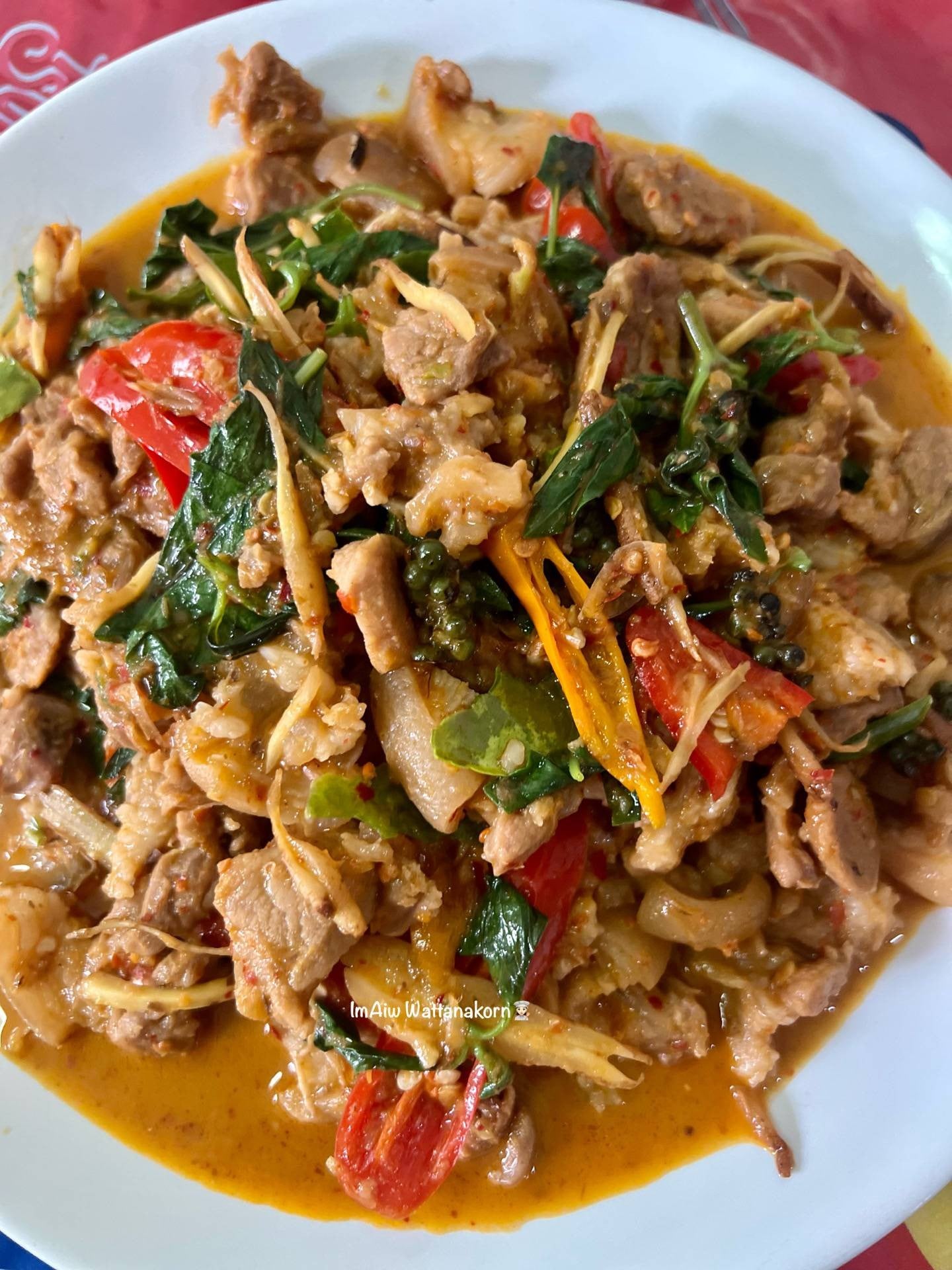 “ผัดเผ็ดขาหมู”