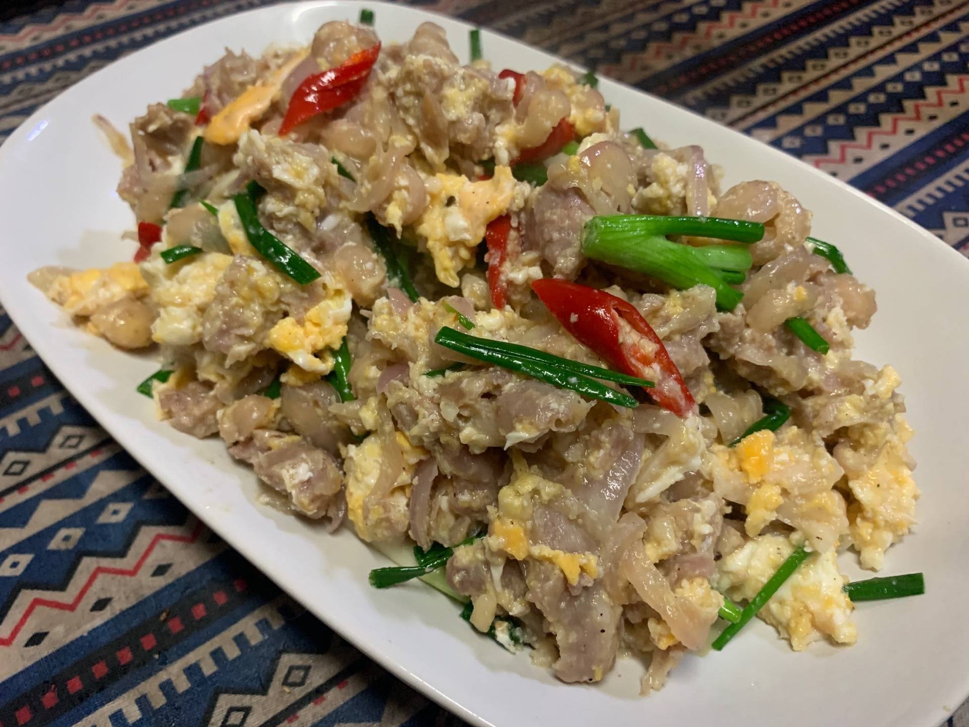 จิ้นส้มคั่วไข่ (แหนมผัดไข่สไตล์ล้านนา)