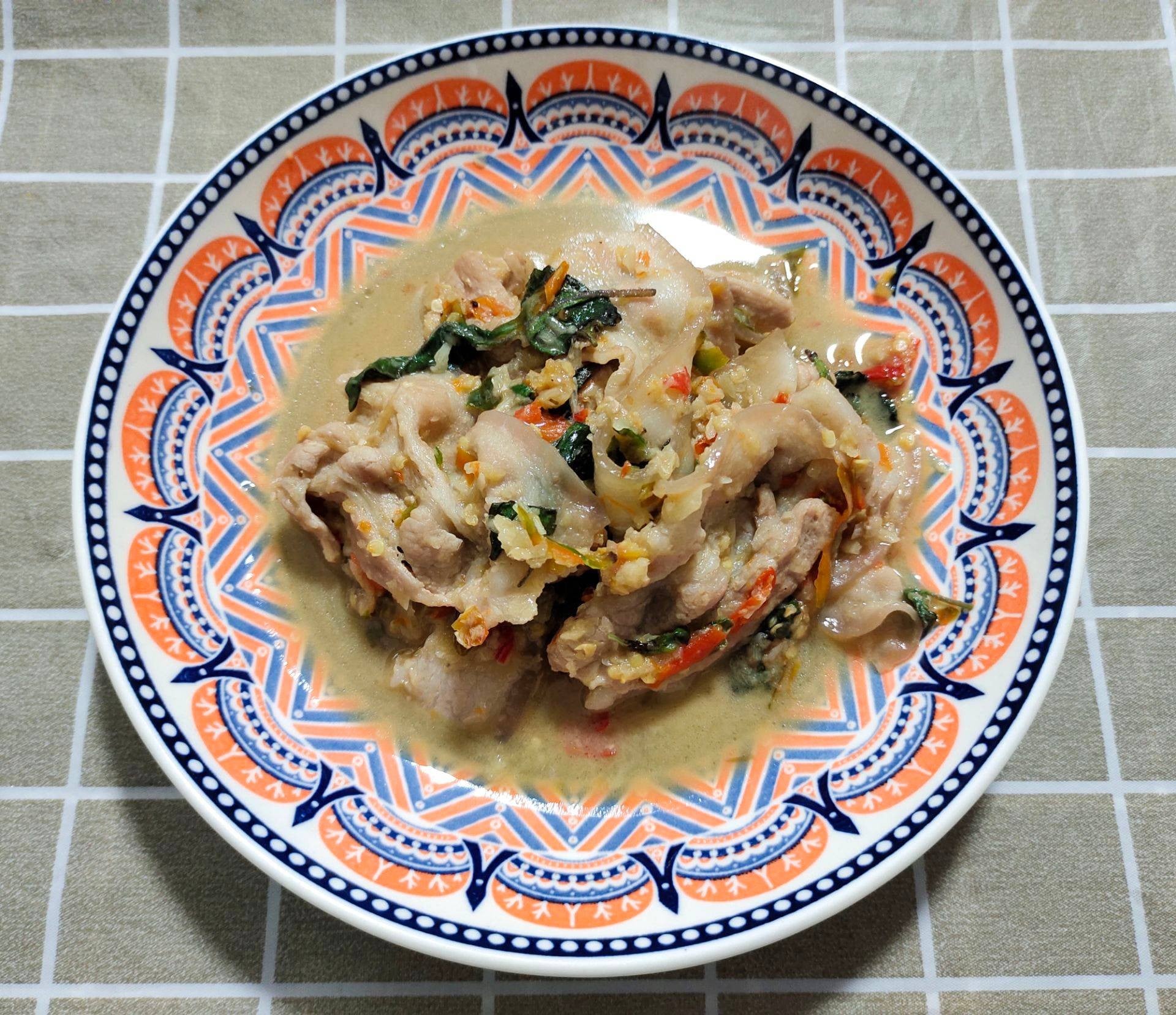 กระเพราหมูสามชั้น