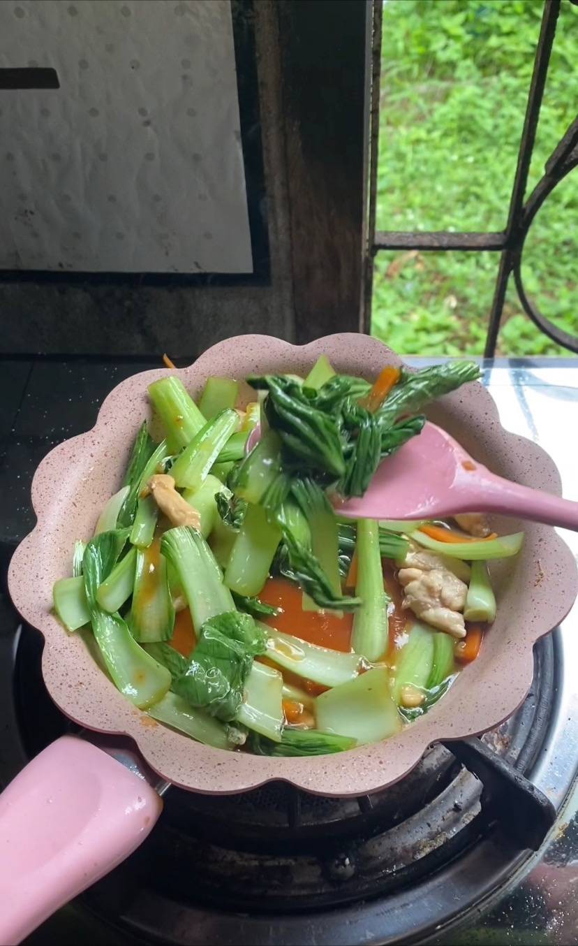 ผัดอกไก่กวางตุ้งฮ่องเต้