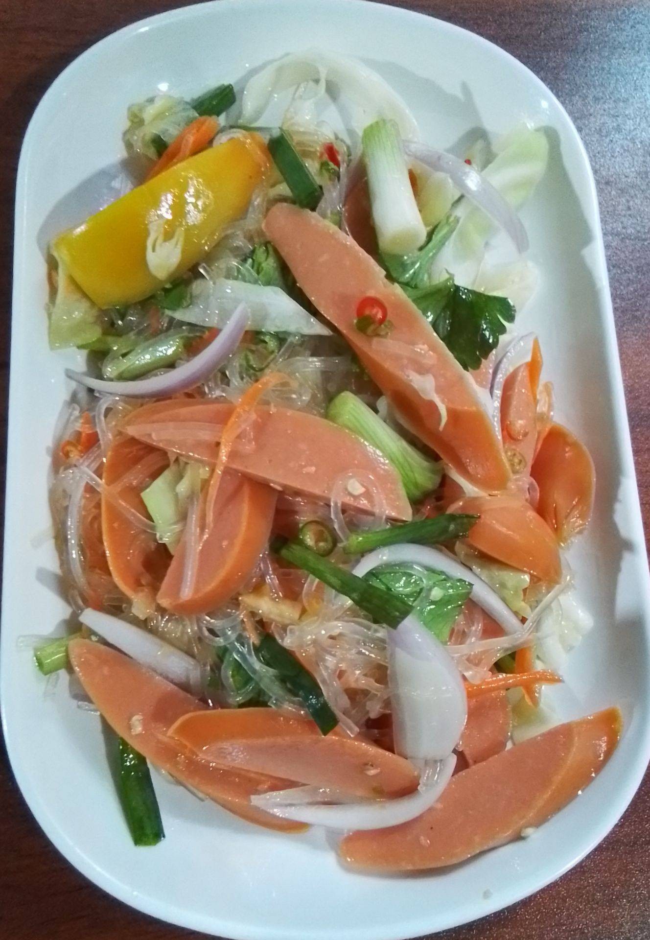 ยำใส้กรอกวุ้นเส้น