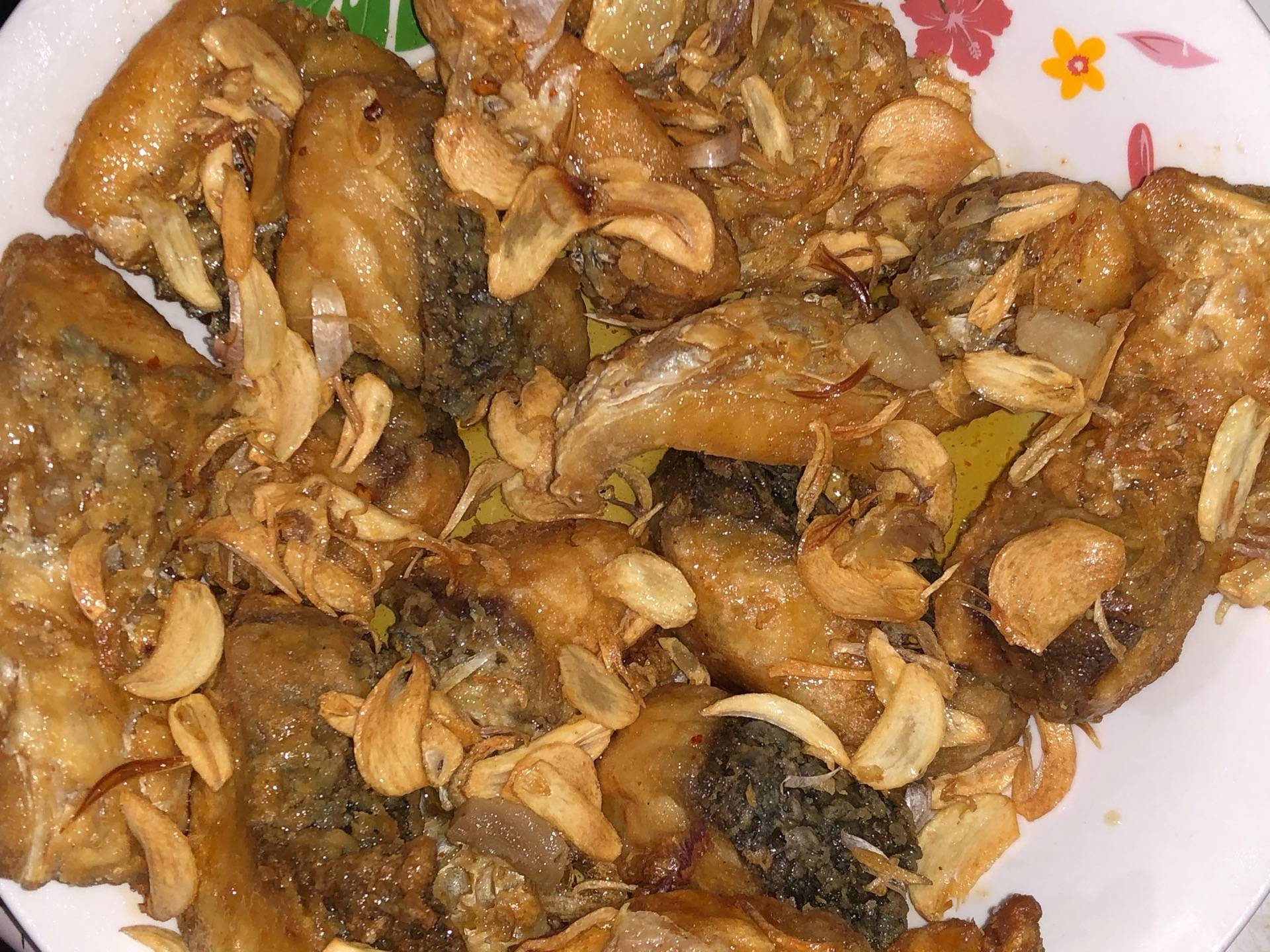 ปลากระพงทอดราดน้ำปลา