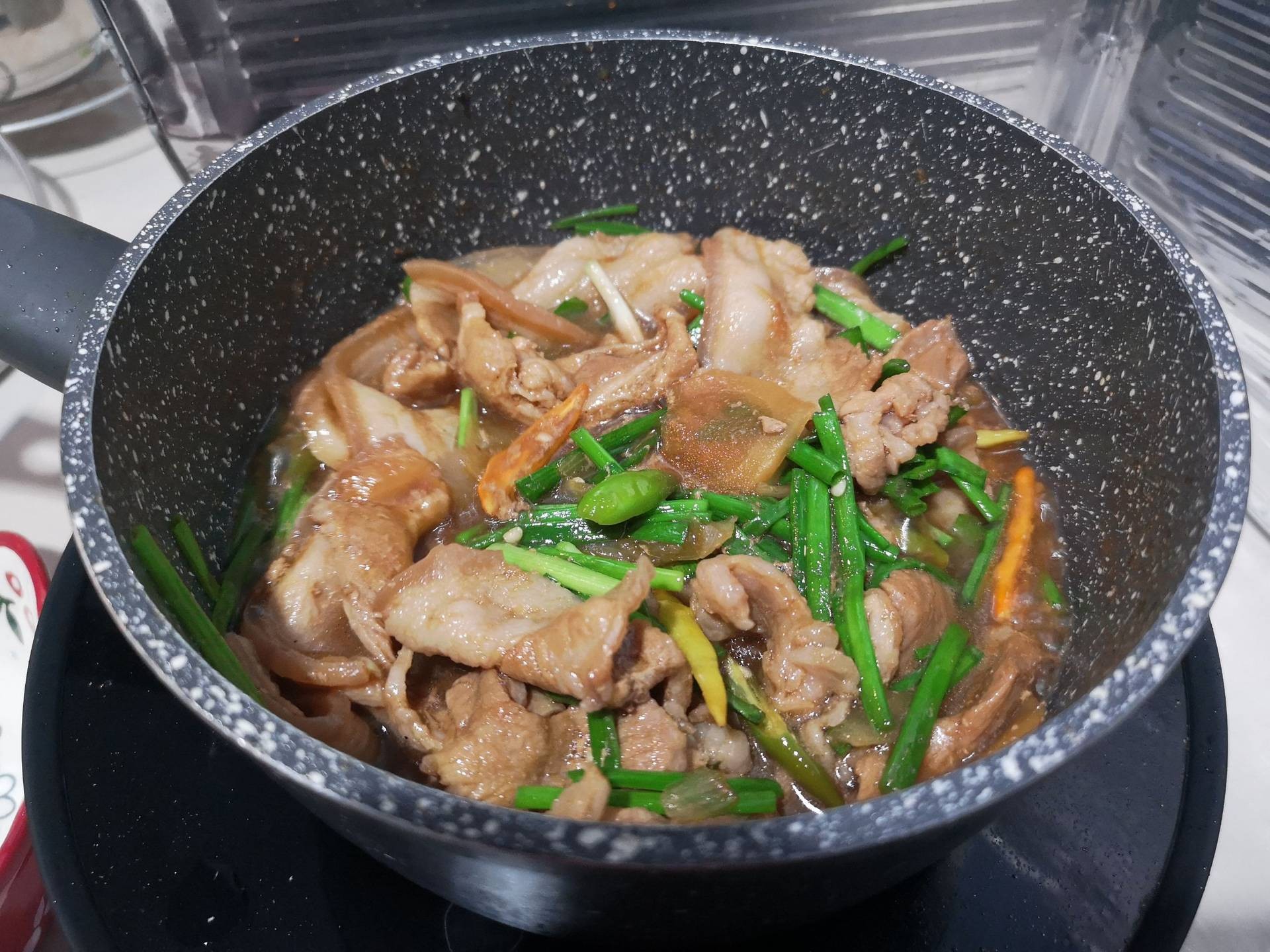 หมูสามชั้นสไลด์ผัดซอสญี่ปุ่น