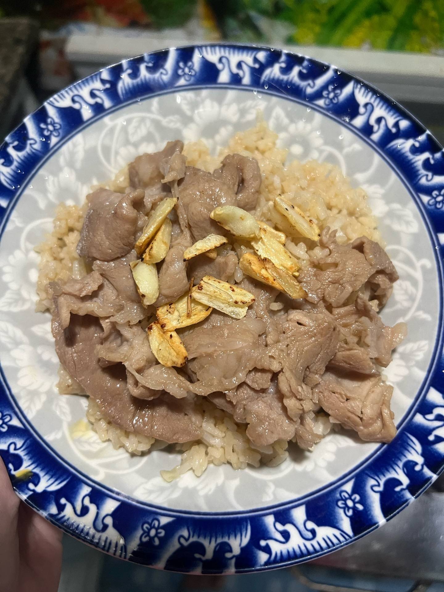 ข้าวผัดกระเทียม สันคอหมูซอสเทริยากิ