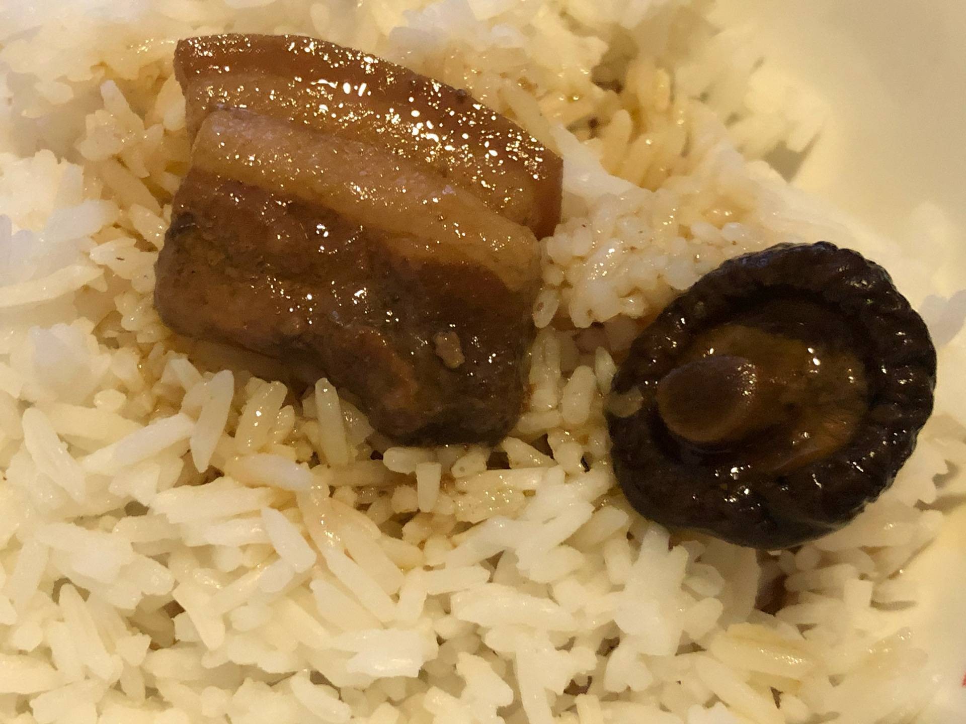 สามชั้นตุ๋นเครื่องเทศ