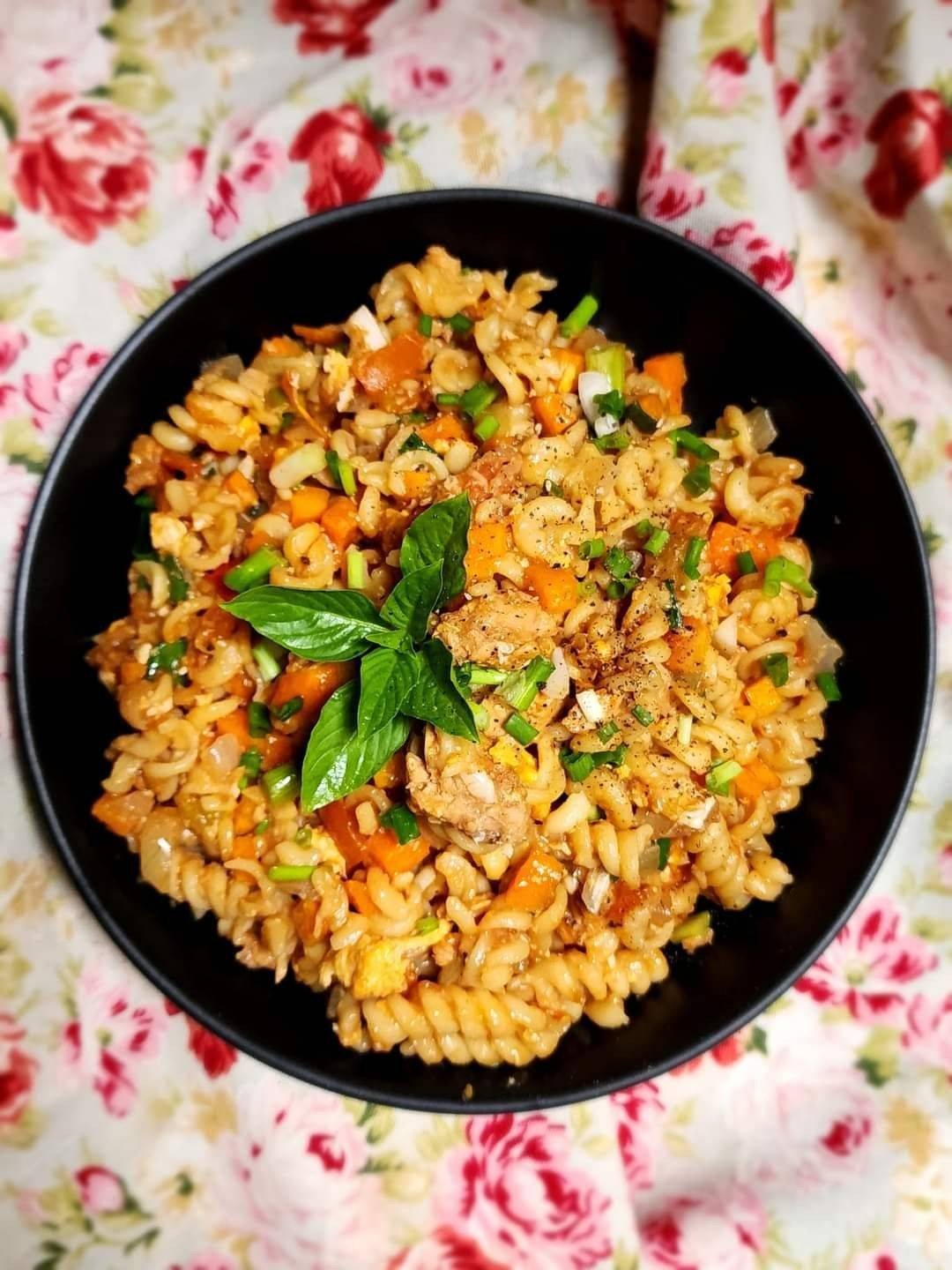 ผัดมักกะโรนีทูน่า #wongnaichef