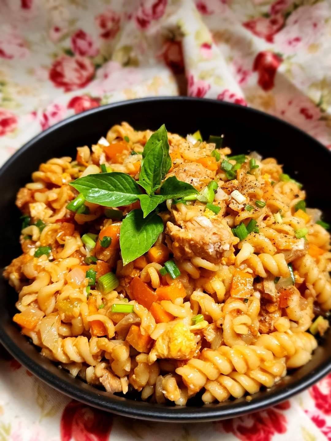 ผัดมักกะโรนีทูน่า #wongnaichef