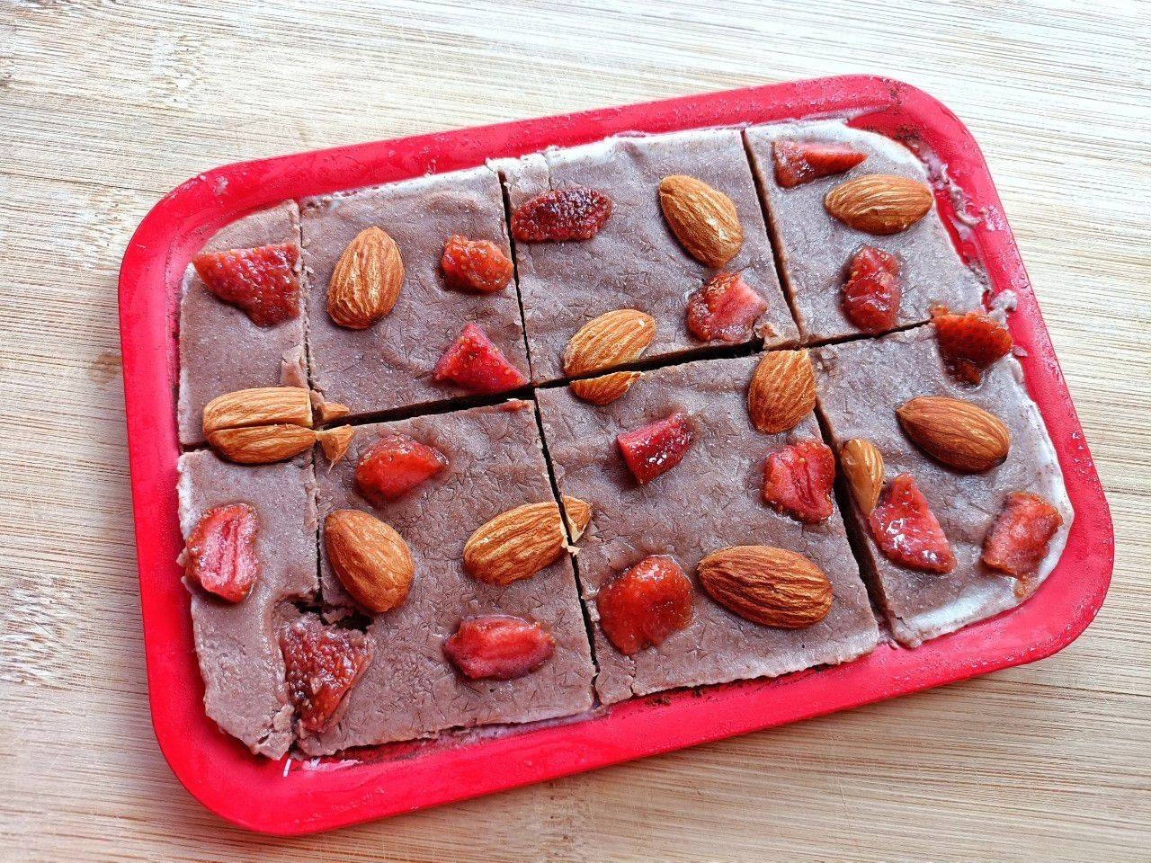 สูตร Frozen yogurt bark (cocoa) พร้อมวิธีทำโดย guneweenz 🦋