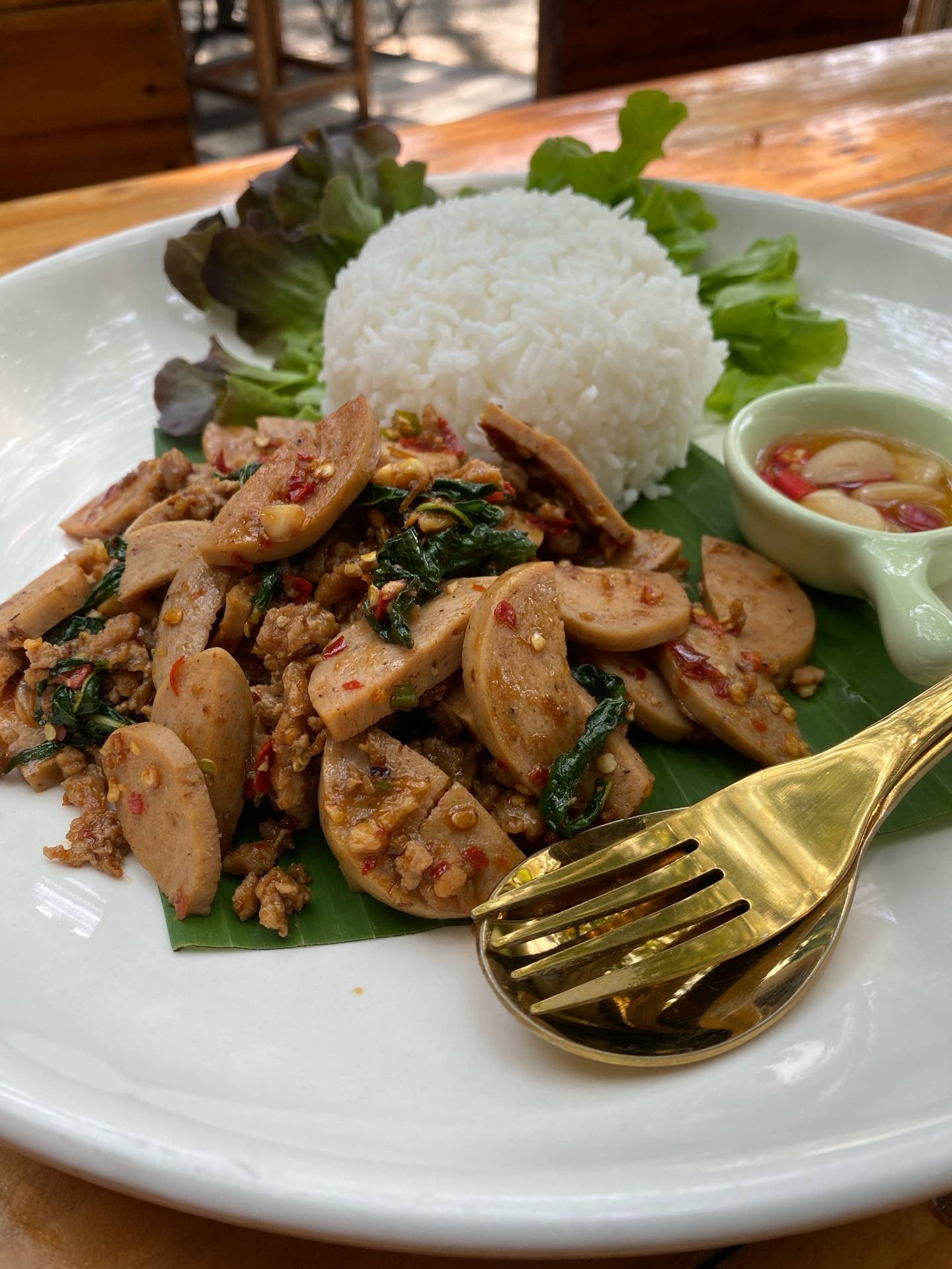 กะเพราหมูยอหมูสับ