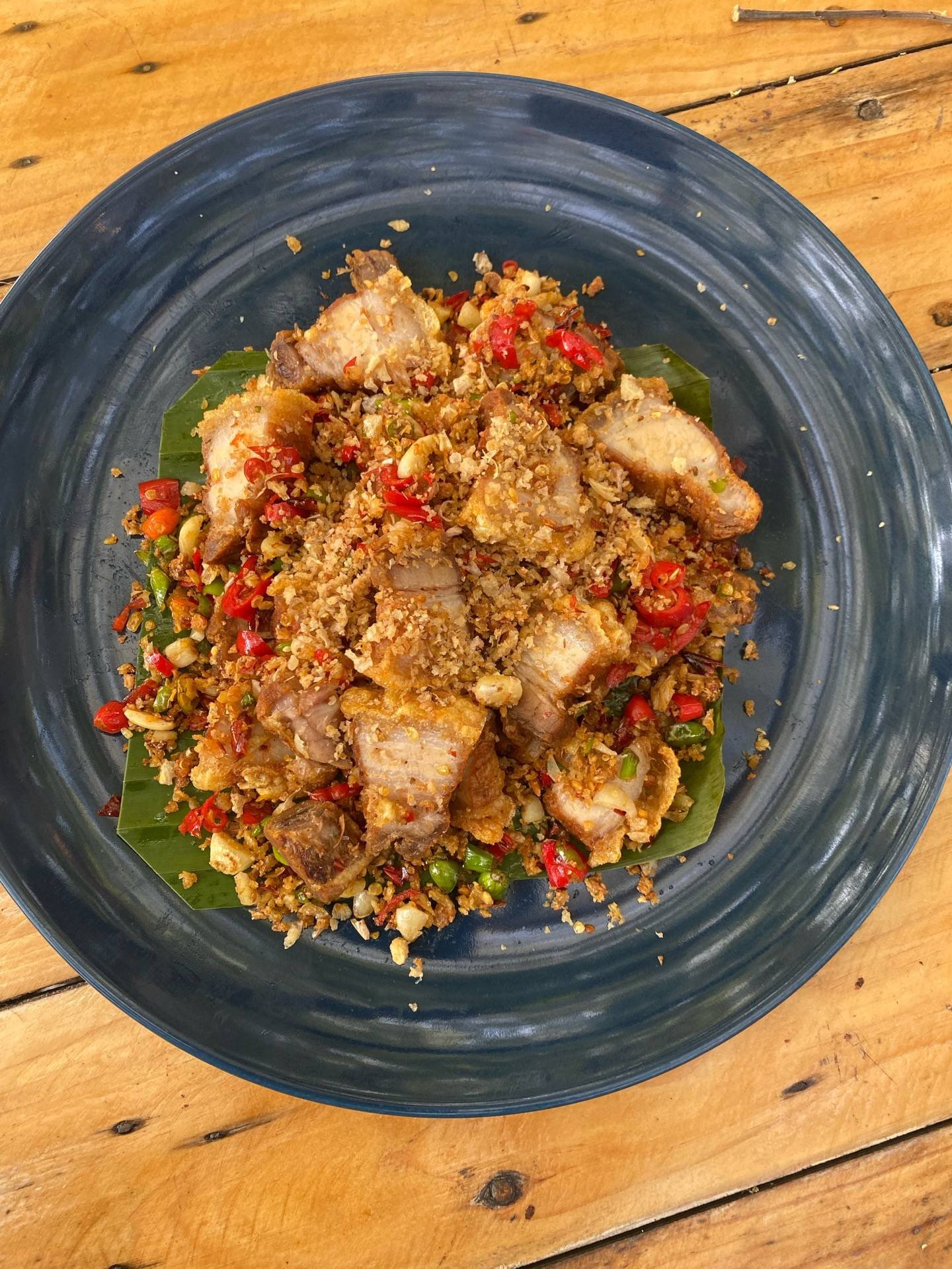 หมูกรอบคั่วพริกเกลือ