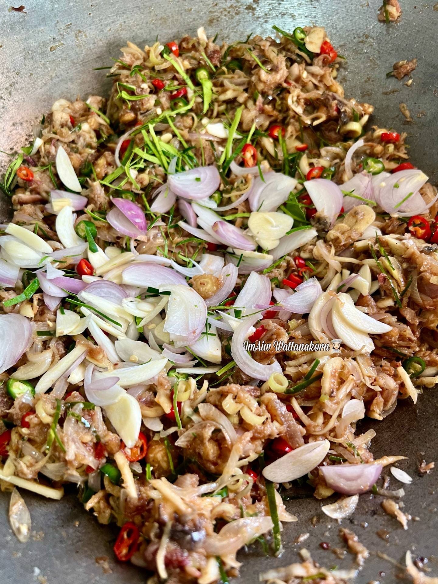 “หมูสามชั้นผัดปลาร้าทรงเครื่อง”