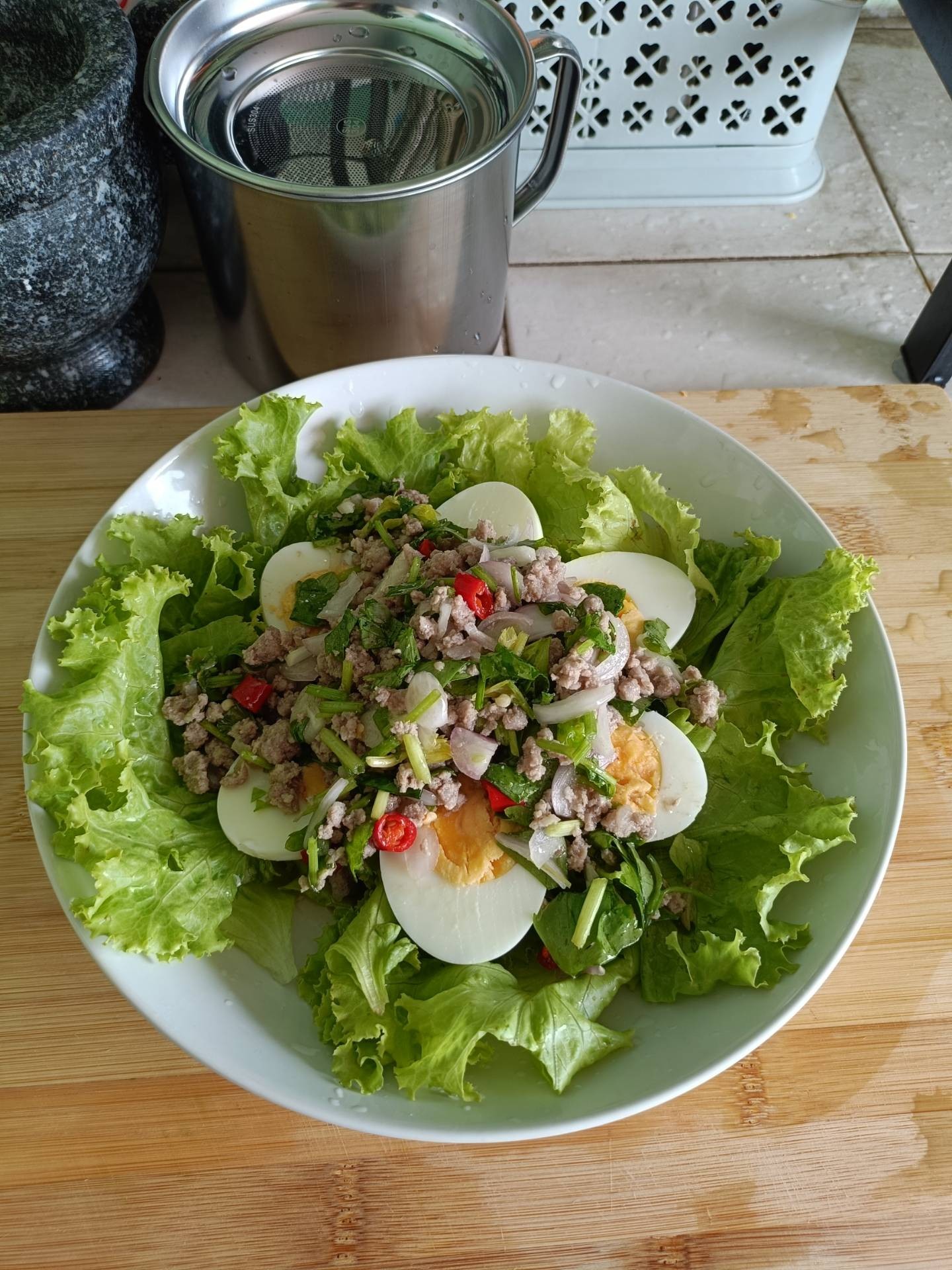 ยำไข่ต้ม