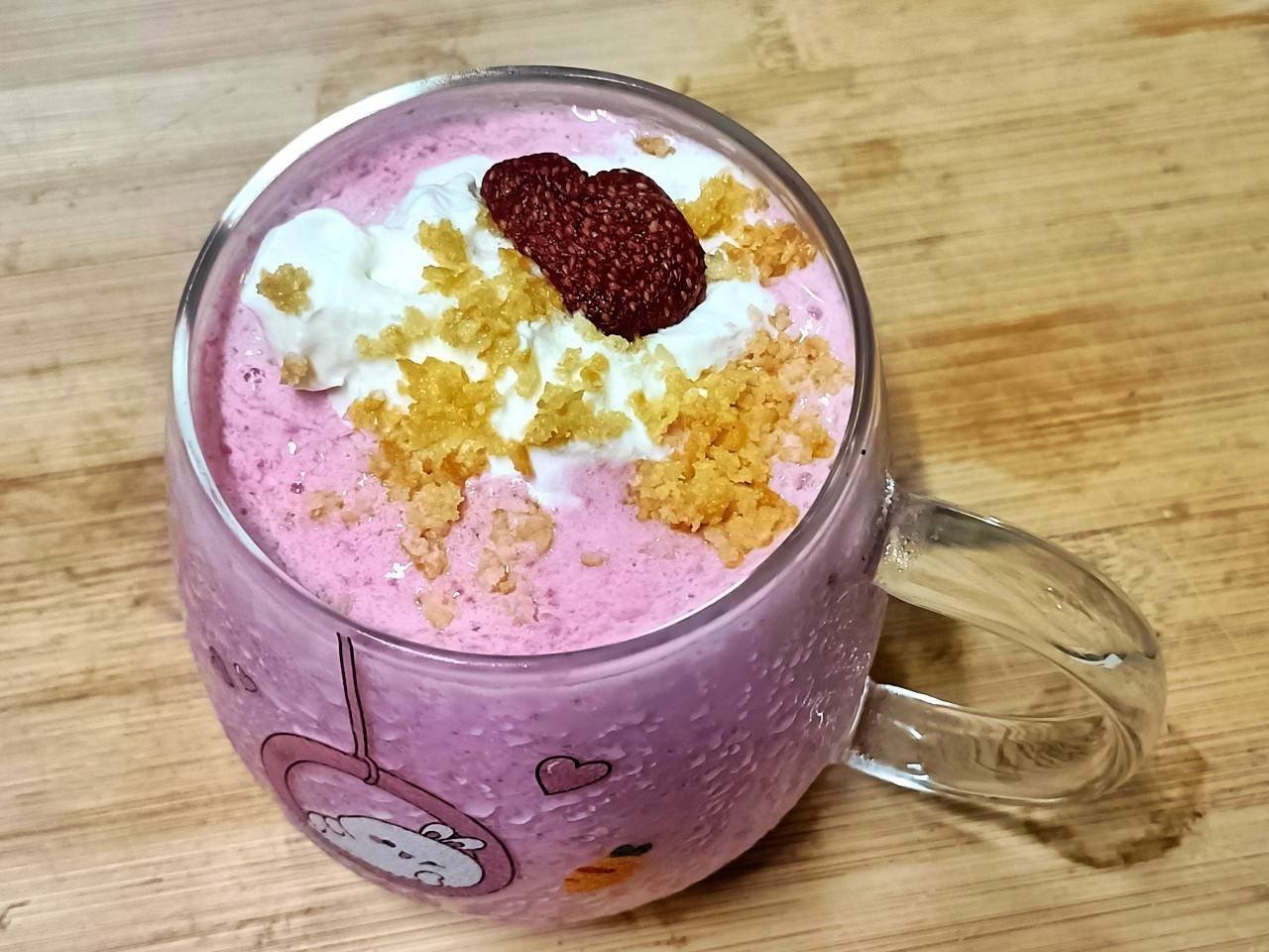 สตอเบอร์รี่สมูทตี้