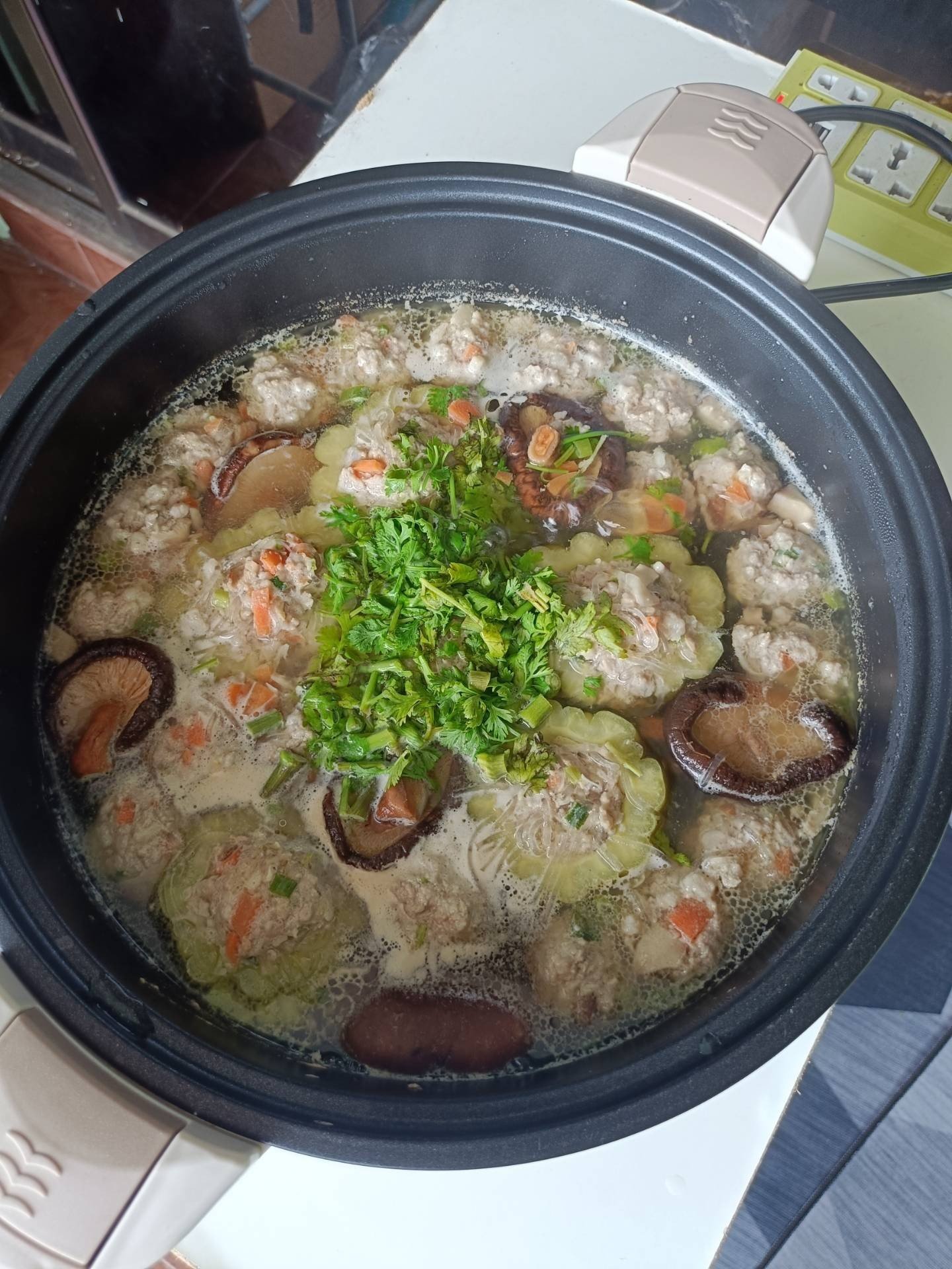 ต้มจืดมะระยัดไส้