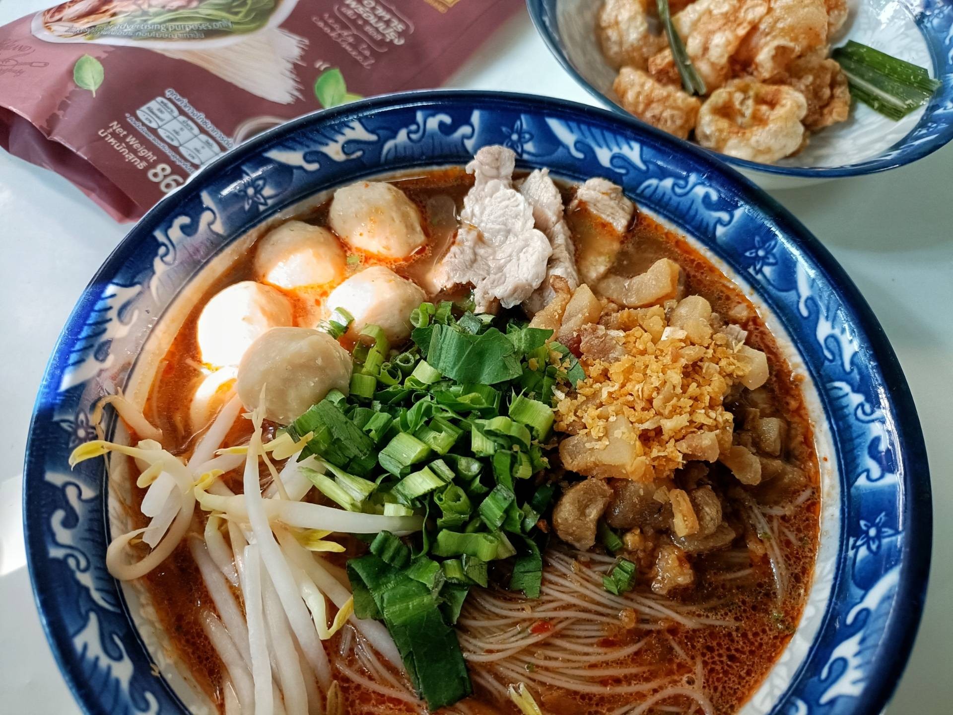 ก๋วยเตี๋ยวน้ำตก (กึ่งสำเร็จรูป)