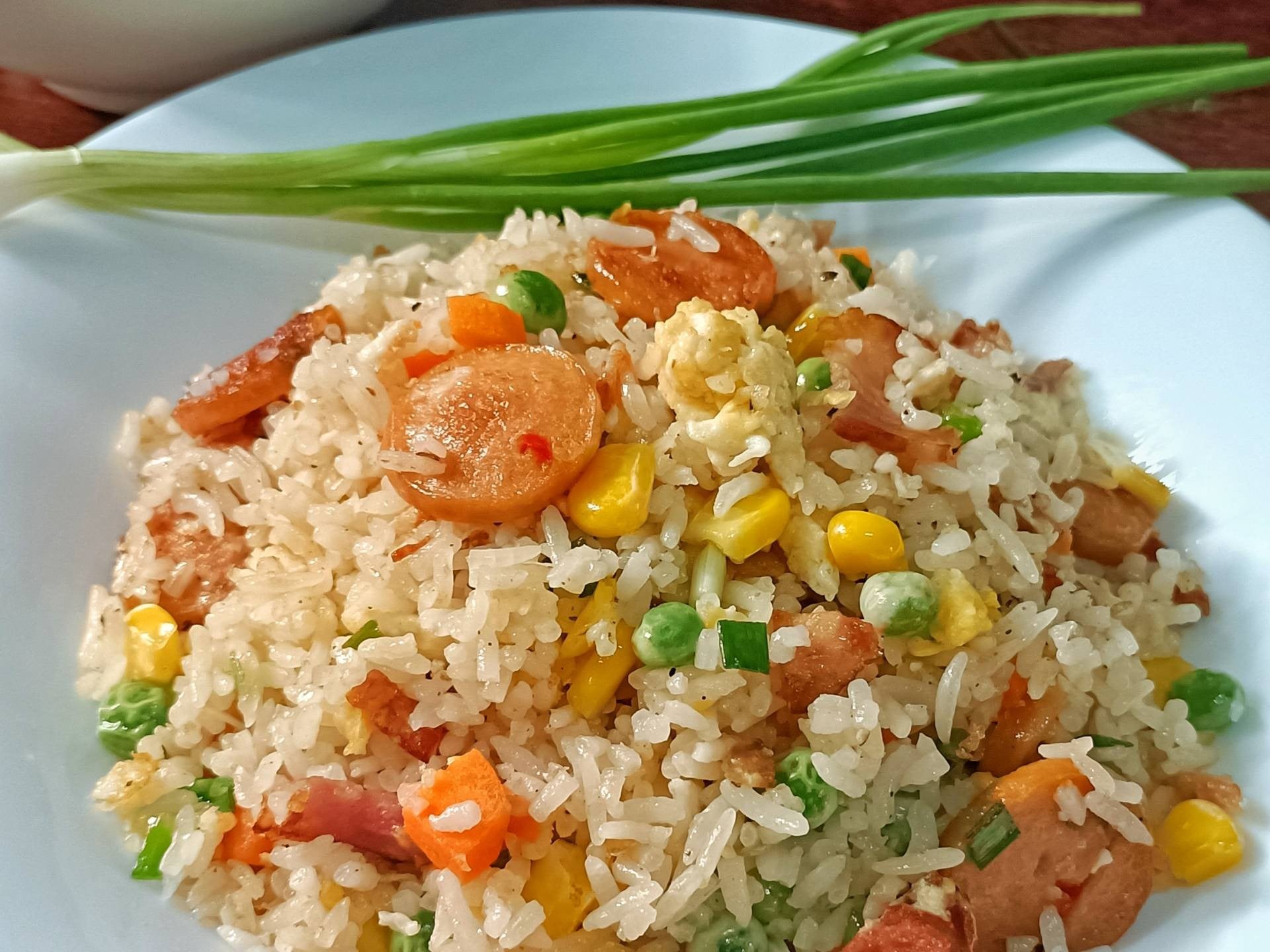 ข้าวผัดไส้กรอกเบคอน