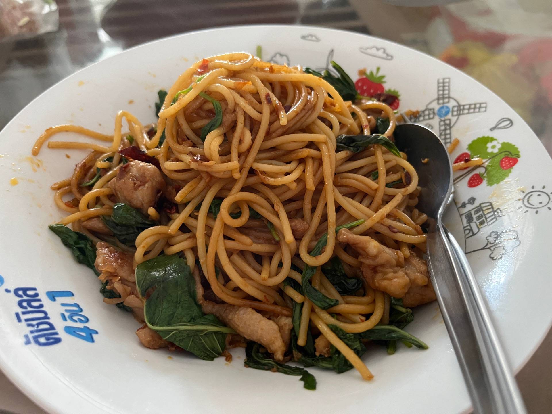 สปาเก็ตตี้กะเพราไก่