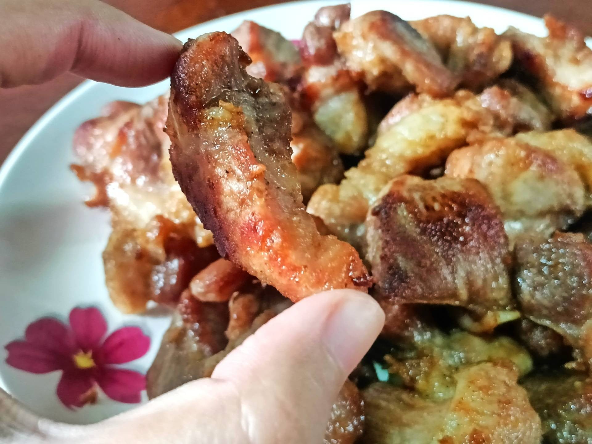กระดูกอ่อนหมูทอด