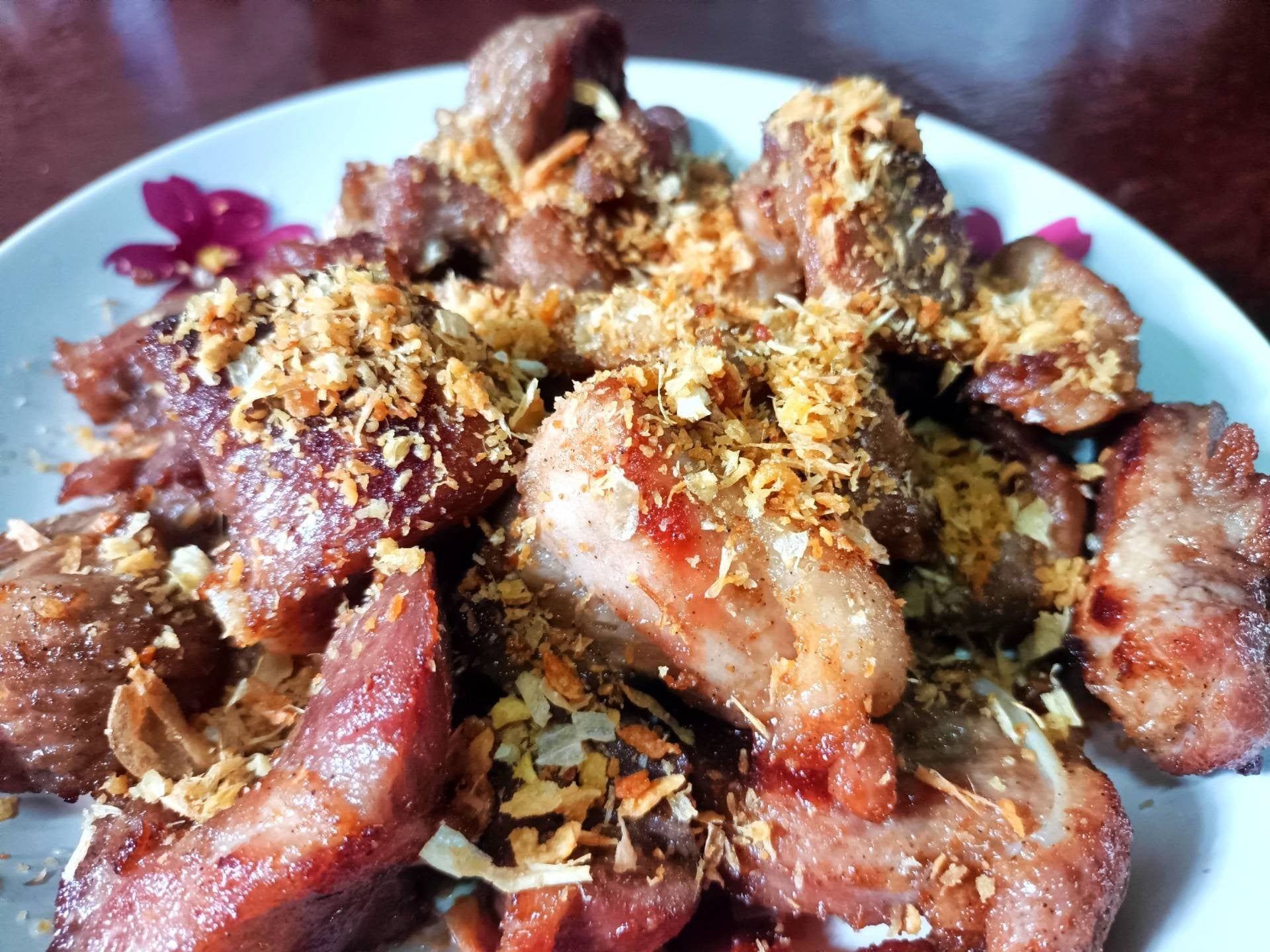 กระดูกอ่อนหมูทอด