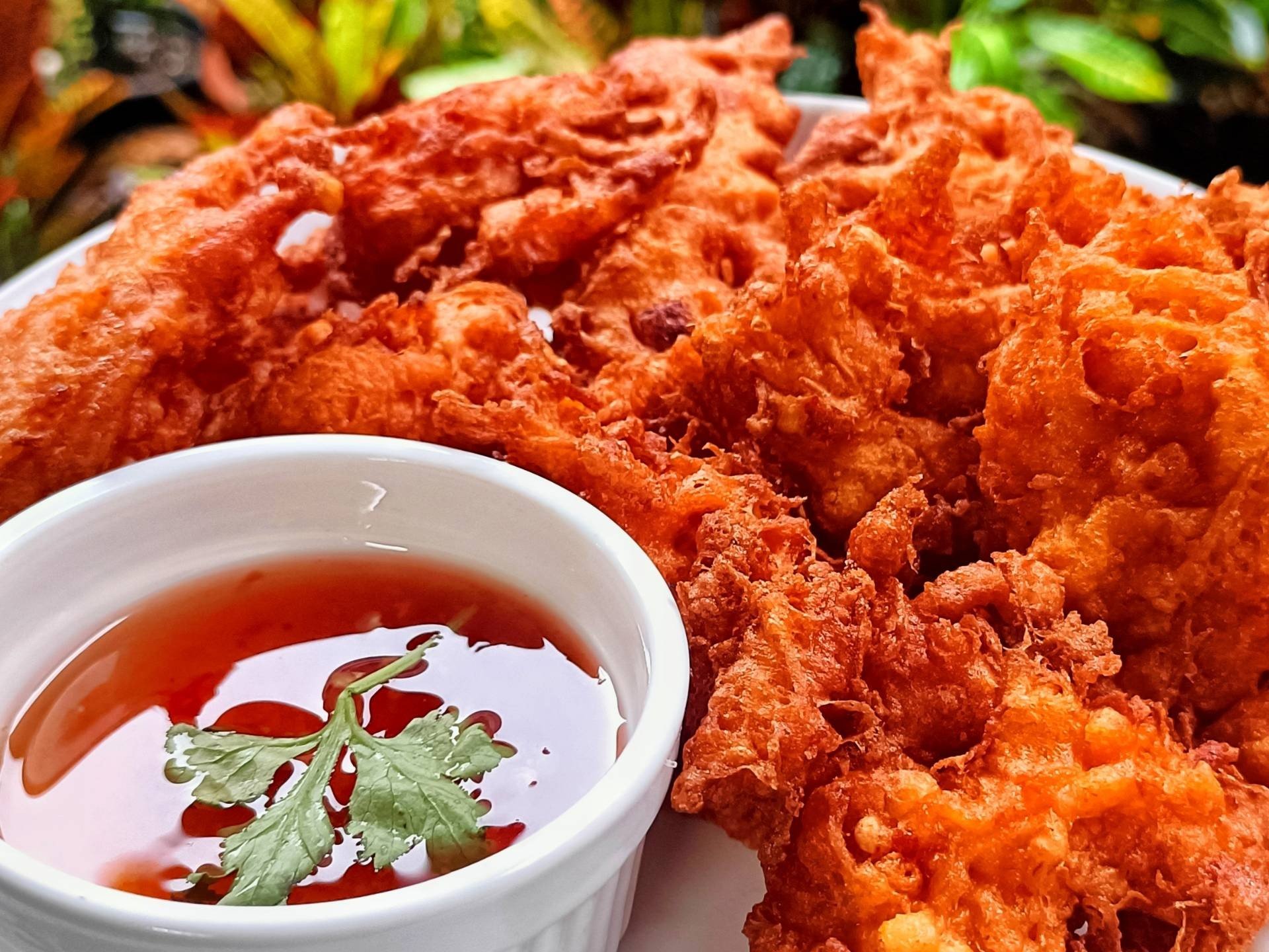 เห็ดเข็มทองพริกแกงทอด