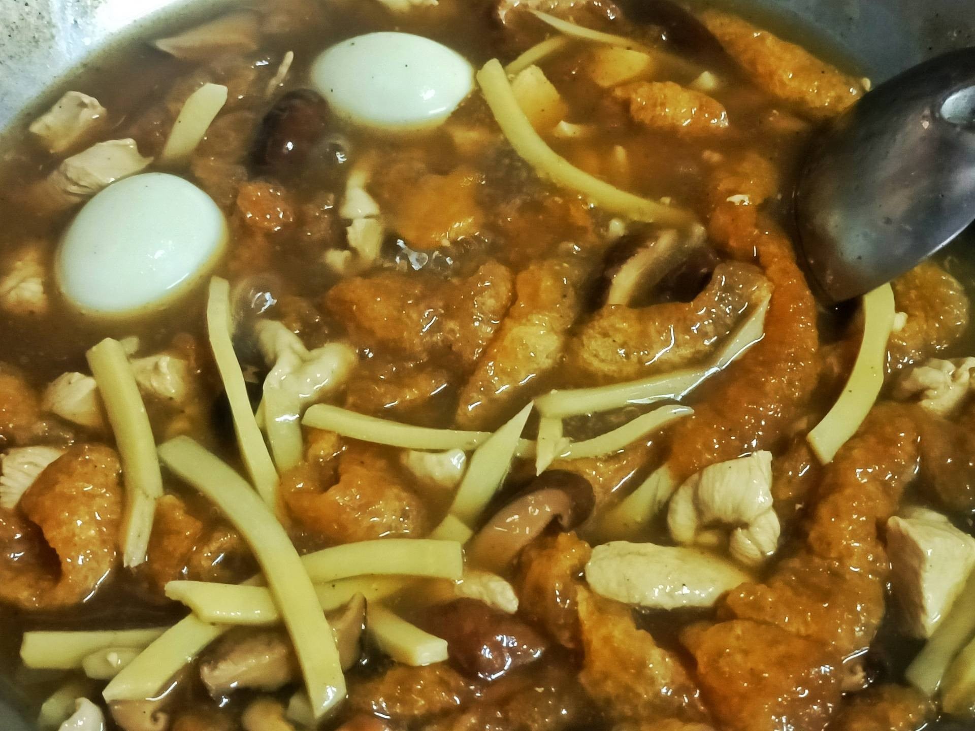 กระเพราปลา (แคบหมู)