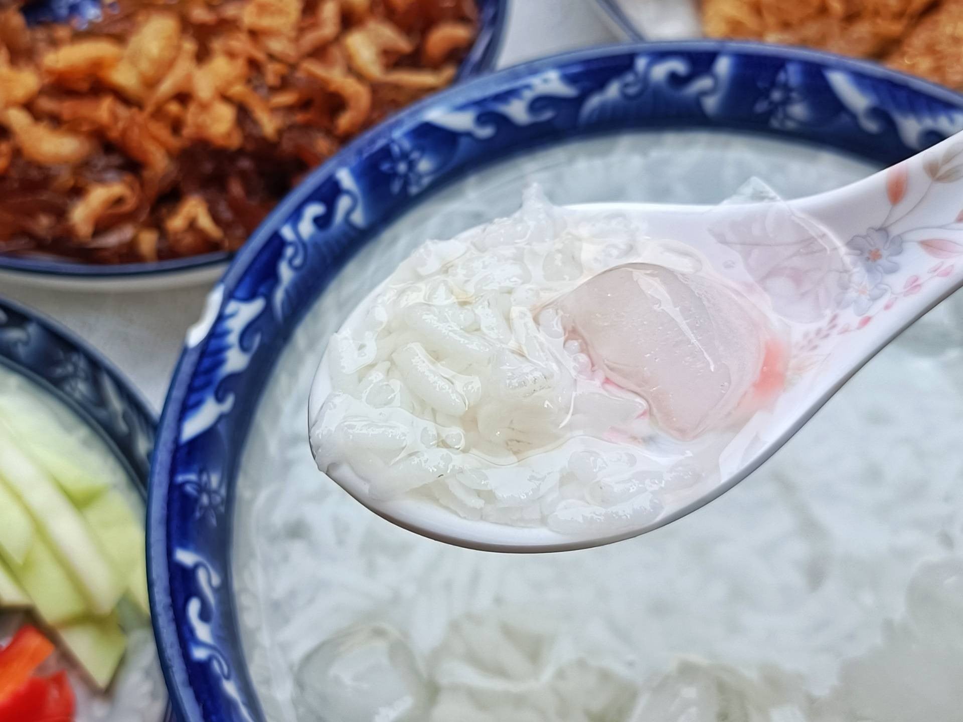 พริกหยวกยัดไส้ห่อแพไข่รังบวบ