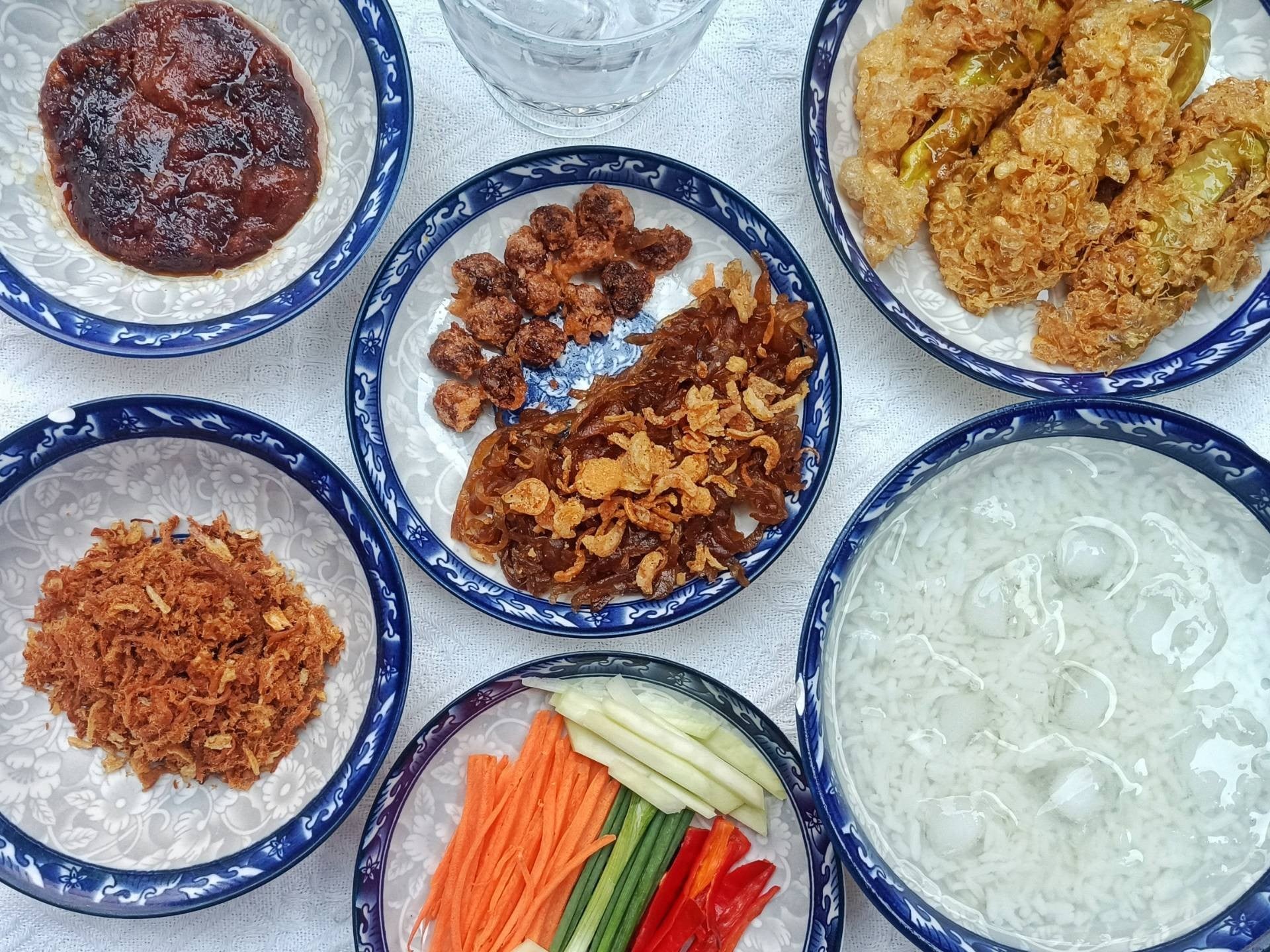 พริกหยวกยัดไส้ห่อแพไข่รังบวบ