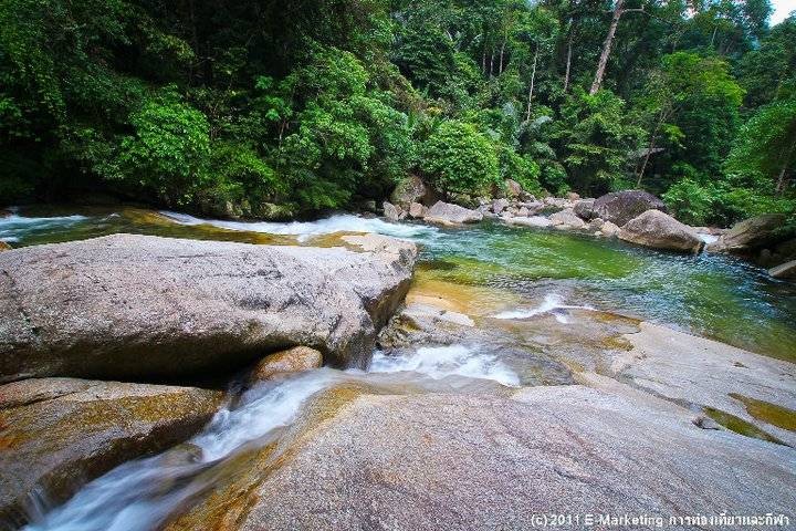 น้ำตกอ้ายเขียว