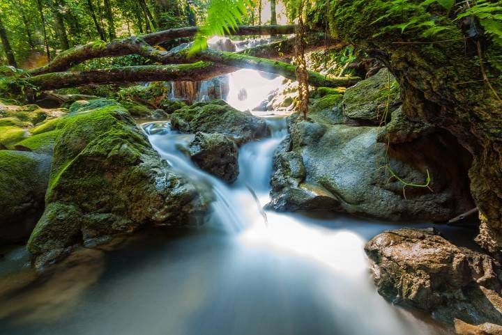 น้ำตกสระนางมโนราห์