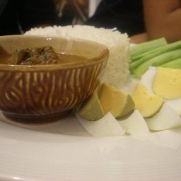 ไข่ต้ม โดดเด่นเรียงราย