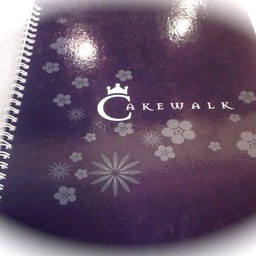 ร้านนี้ธีมร้านสีม่วงค่ะ