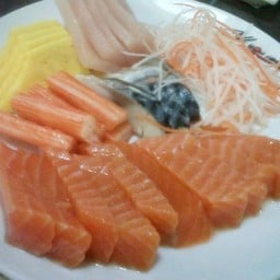 ซาชิมิสดใหม่ ไม่อั้นตลอดๆ >< ปลื้มมม