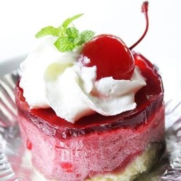 Raspberry Muusse Cake