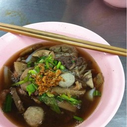 ก๋วยเตี๋ยวเนื้อตุ๋นนายโส่ย (สาขาศรีย่าน)