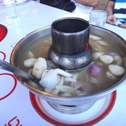 ไก่บ้านต้มหน่อกระวาน