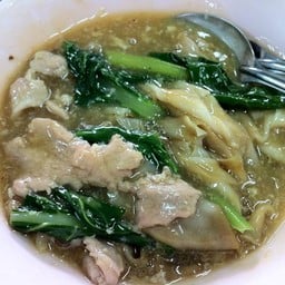 ราดหน้ายอดผักบางพลัด