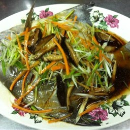 ปลาจารเม่็ดนึ่งซีอิ๊ว