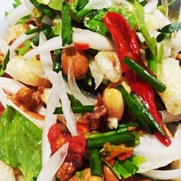 ยำสามกรอบ