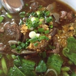 ก๋วยเตี๋ยวเรือ รสเด็ด ห้าแยกพ่อขุน