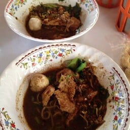 ก๋วยเตี๋ยวเรือบางบาล ไทยพาณิชย์วัดศรีประวัติ
