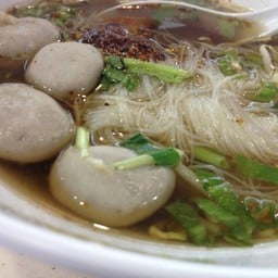 ก๋วยเตี๋ยวเนื้อ ร้านวัฒนาพานิช