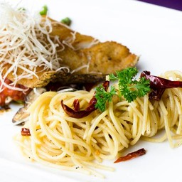 JuiZE etc @ The Portico Langsuan