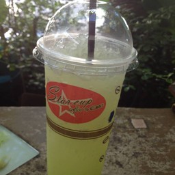 น้ำผลไม้สำหรับคนไม่ชอบกาแฟ กาแฟที่นี่เป็นกาแฟลาวได้รสชาติไปอีกแบบครับ