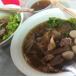 เล็กแห้ง กะ เล็กน้ำ