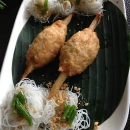 กุ้งพันอ้อยทานไปแล้วชิ้นนึงก็หรอยดีคร่า!